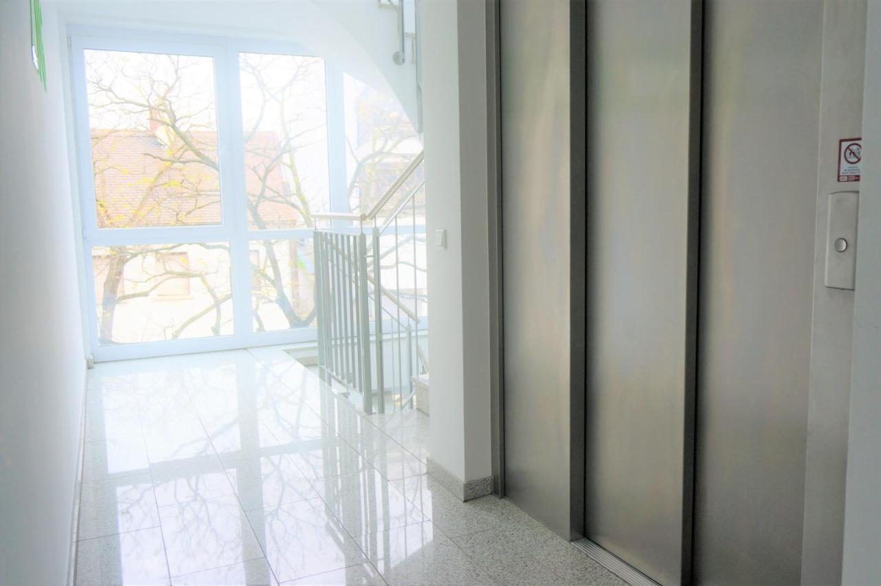 פרנקנטל Mein Apartment, Stars Mit Balkon Und Klima Fuer Bis Zu 4 Personen מראה חיצוני תמונה